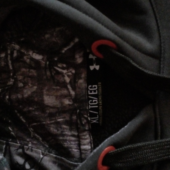 Men's under armor sweater - Picture 2 of 3